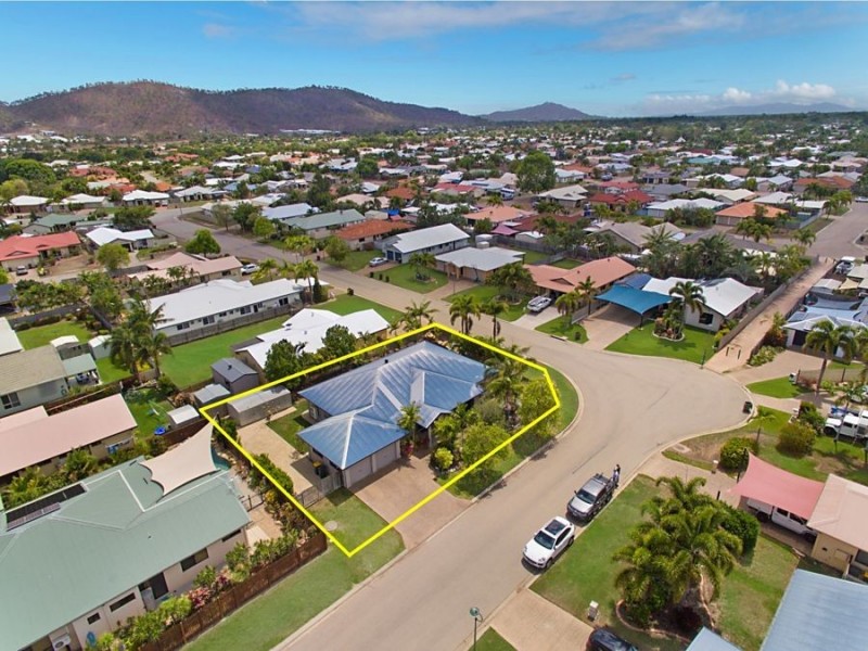 8 Earl Circuit, Kirwan QLD 4817