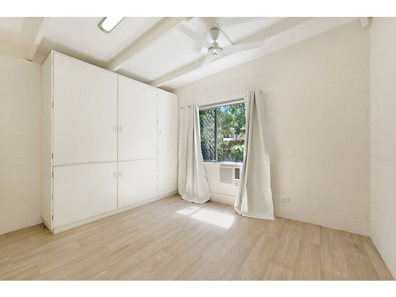 33 Henry Street, West End QLD 4810