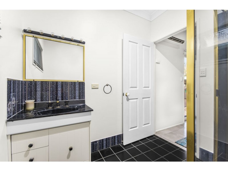 31 Redwood Avenue, Kirwan QLD 4817