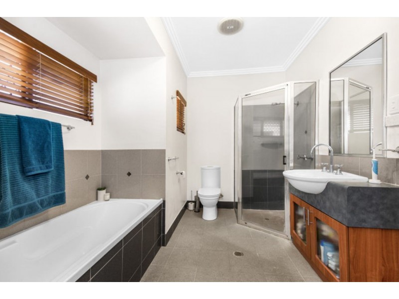 40 Estuary Parade, Douglas QLD 4814
