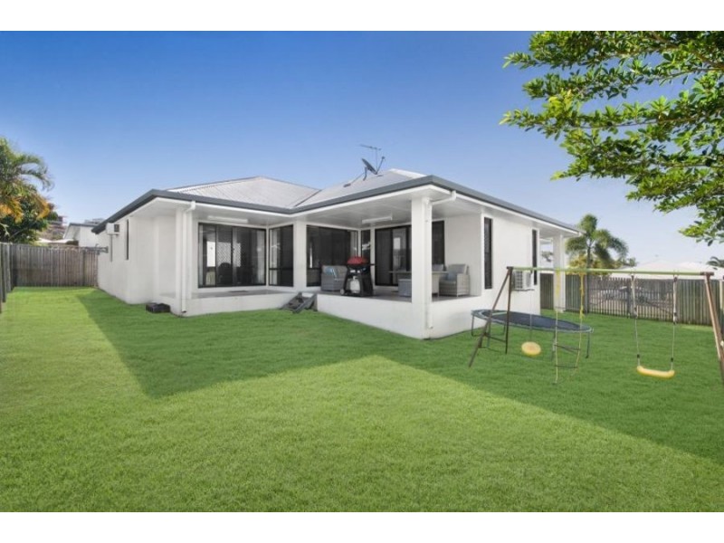 11 Helvellyn Street, Bushland Beach QLD 4818