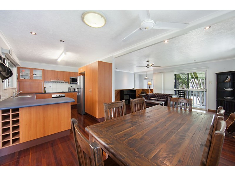 8 Aloomba Crescent, Cranbrook QLD 4814