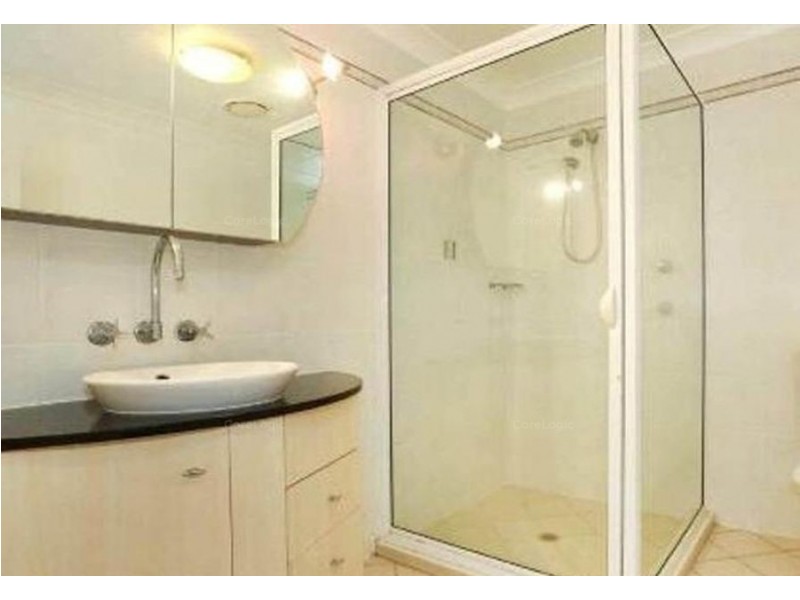 21/16 Sir Leslie Thiess Drive, Townsville City QLD 4810