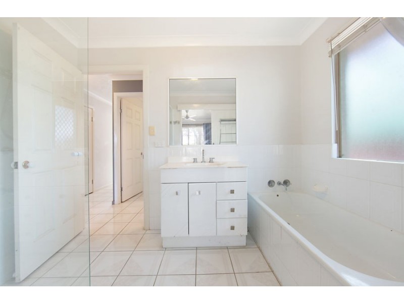 11 Moffat Street, Kirwan QLD 4817