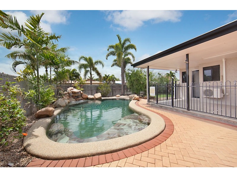 8 Earl Circuit, Kirwan QLD 4817