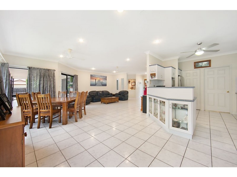 8 Earl Circuit, Kirwan QLD 4817