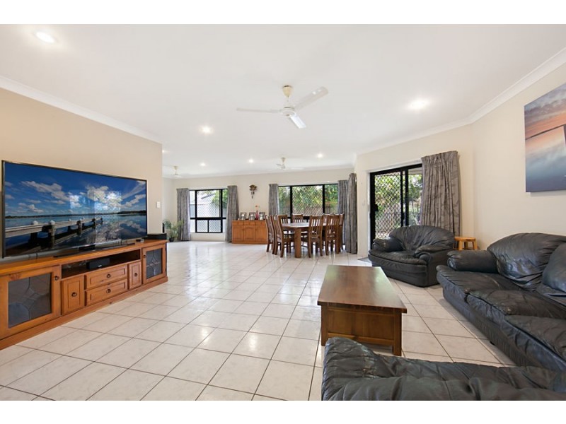 8 Earl Circuit, Kirwan QLD 4817