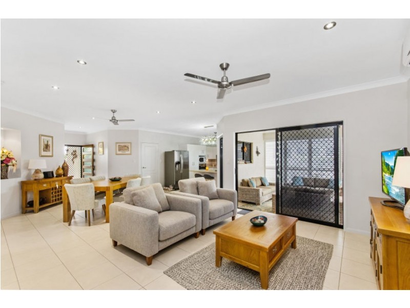 2 Littabella Place, Bushland Beach QLD 4818