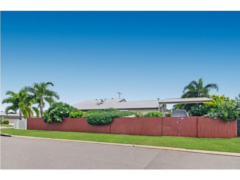 2 Littabella Place, Bushland Beach QLD 4818