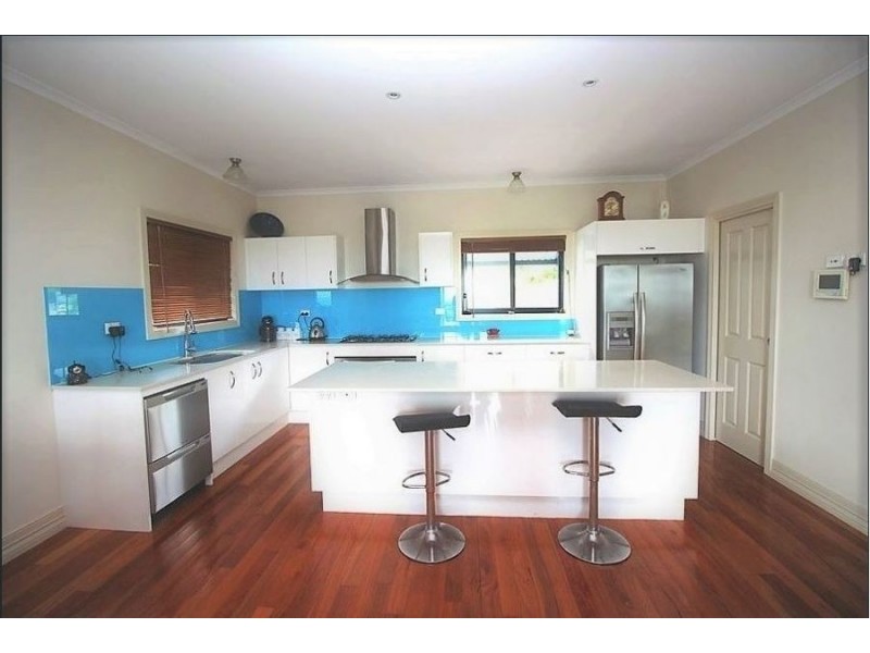 17 Cashell Crescent, Bushland Beach QLD 4818