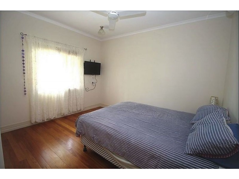 17 Cashell Crescent, Bushland Beach QLD 4818