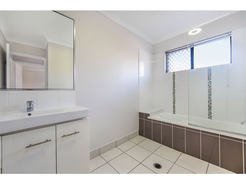 7 Trigger Court, Mount Louisa QLD 4814
