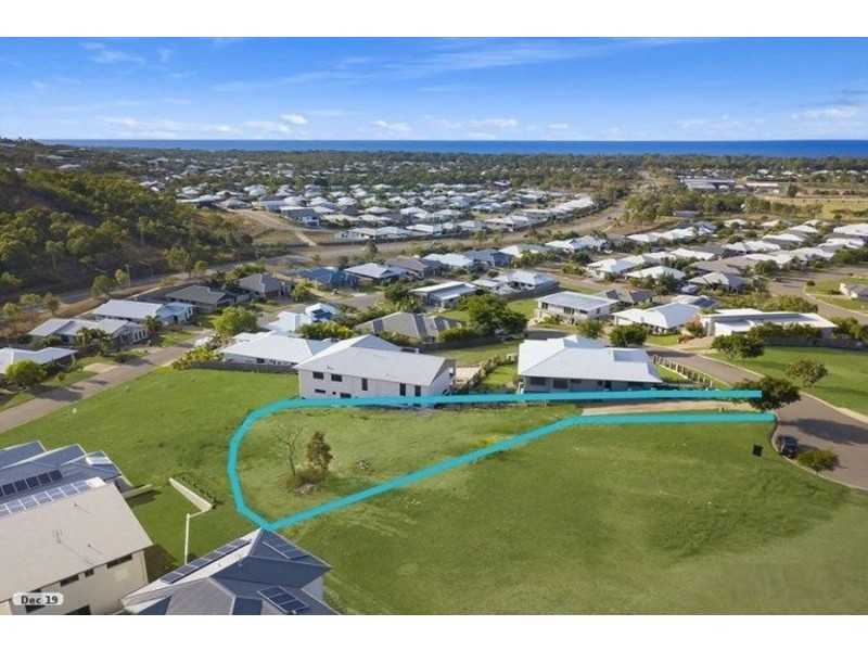 13 Harrier Court, Bushland Beach QLD 4818