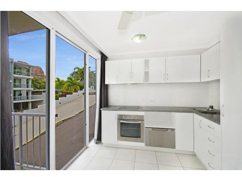 4/6 Hale Street, Townsville City QLD 4810