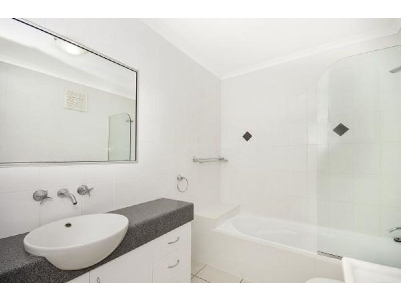 4/6 Hale Street, Townsville City QLD 4810