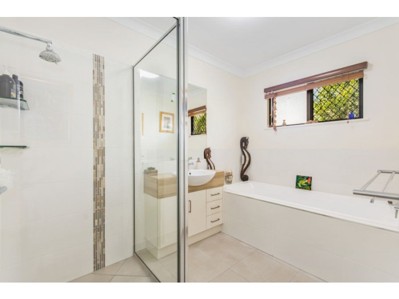 375 Garland Road, Bushland Beach QLD 4818