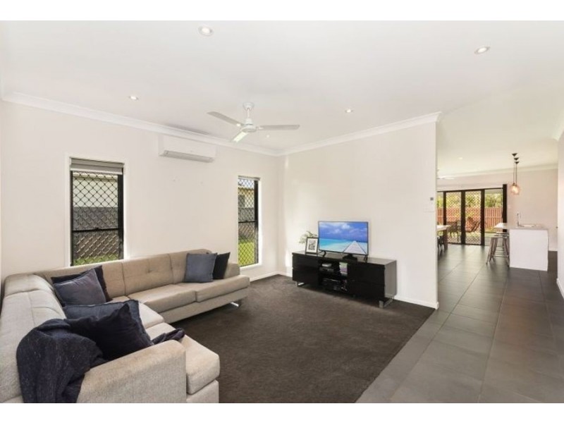 37 Woodwark Drive, Bushland Beach QLD 4818