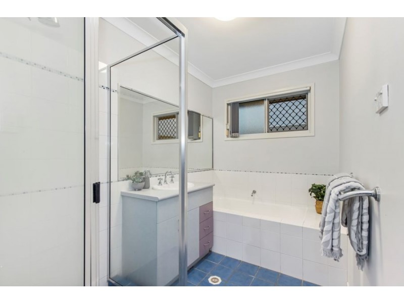 6 Spencer Avenue, Kirwan QLD 4817