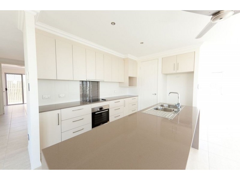 10 Pincer Court, Bushland Beach QLD 4818