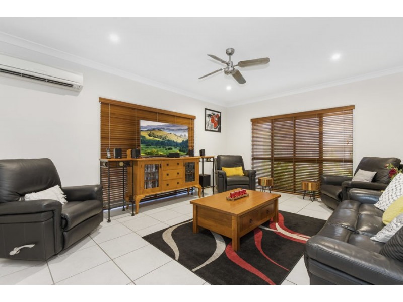 35 Greenview Drive, Mount Louisa QLD 4814