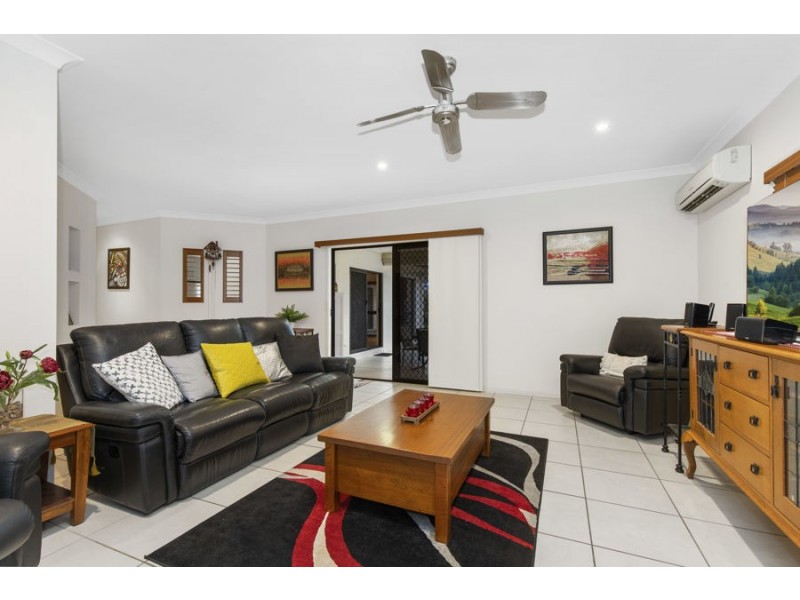 35 Greenview Drive, Mount Louisa QLD 4814