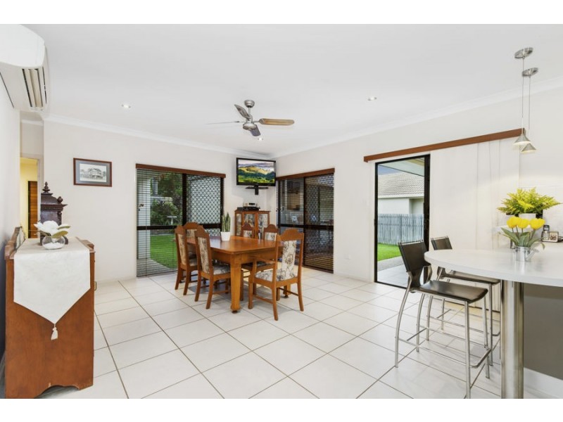 35 Greenview Drive, Mount Louisa QLD 4814