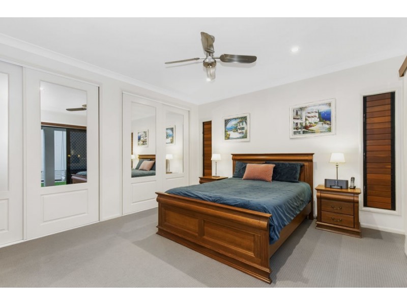 35 Greenview Drive, Mount Louisa QLD 4814