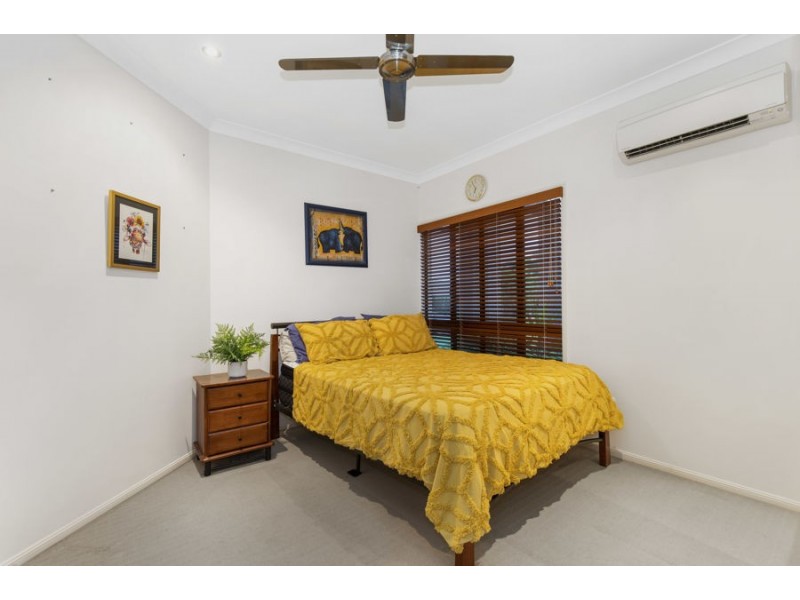 35 Greenview Drive, Mount Louisa QLD 4814