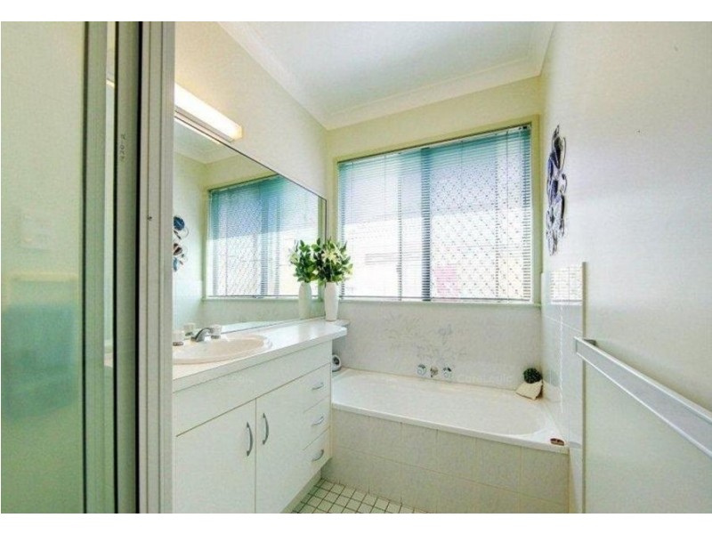 6 Capri Court, Heatley QLD 4814