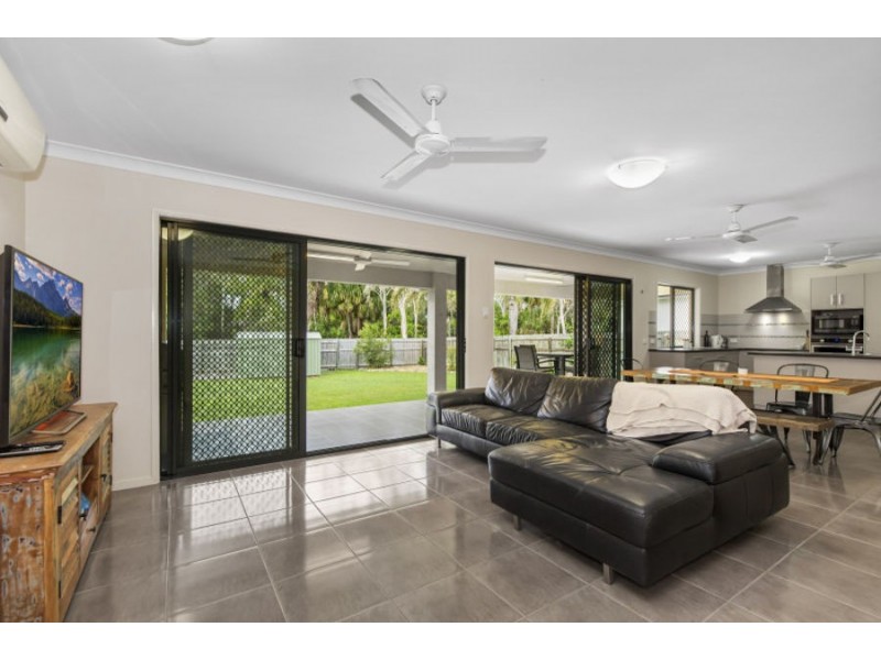 5 Currawinya Court, Bushland Beach QLD 4818
