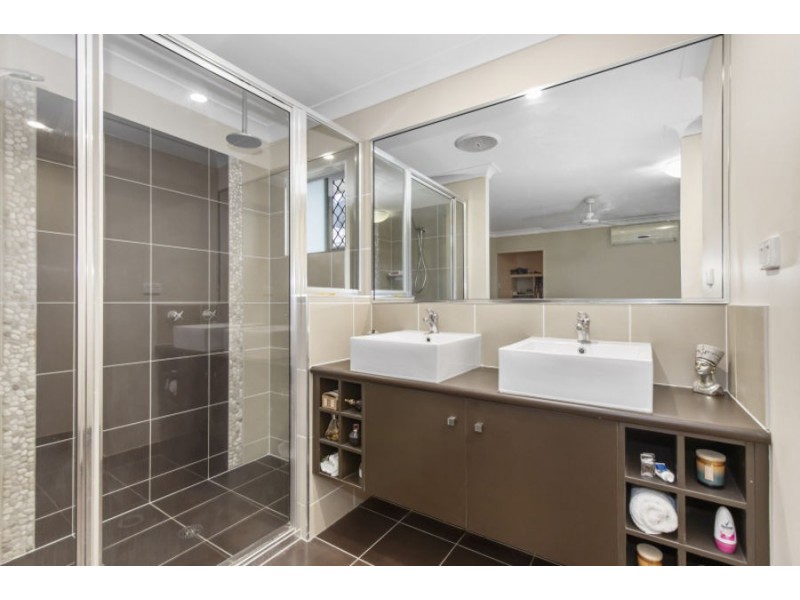 5 Currawinya Court, Bushland Beach QLD 4818