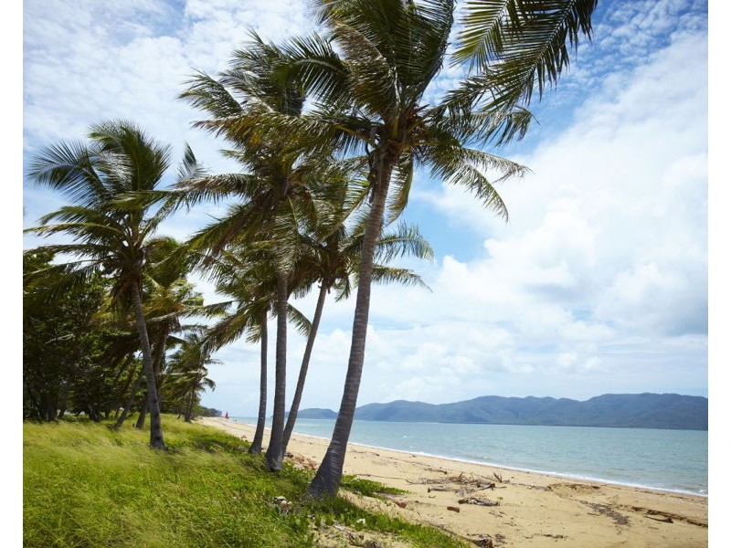 1/27 Bay Street, Pallarenda QLD 4810