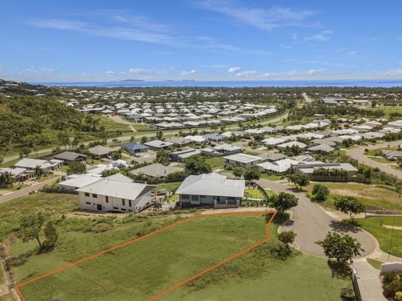 12 Harrier Court, Bushland Beach QLD 4818