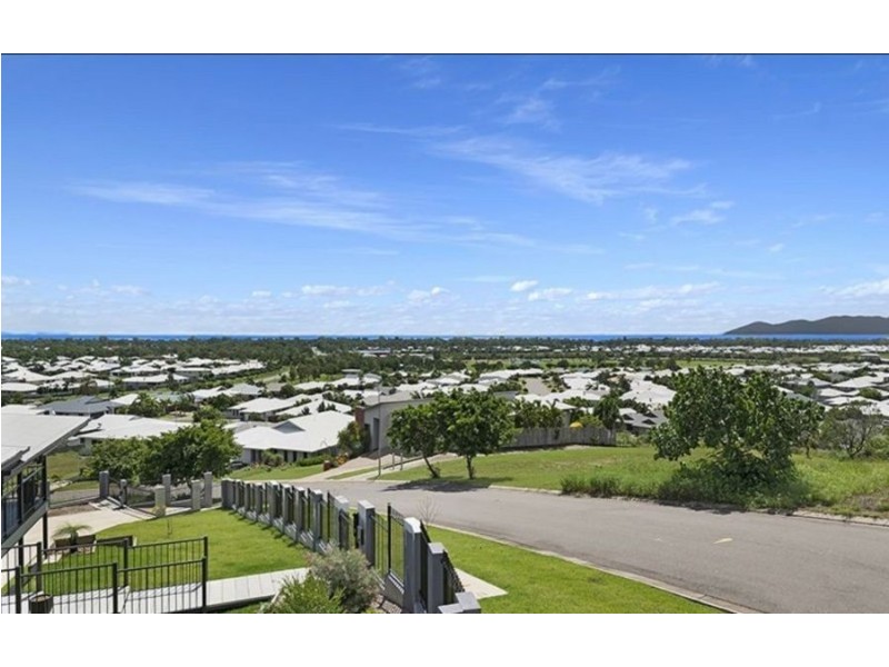 12 Harrier Court, Bushland Beach QLD 4818