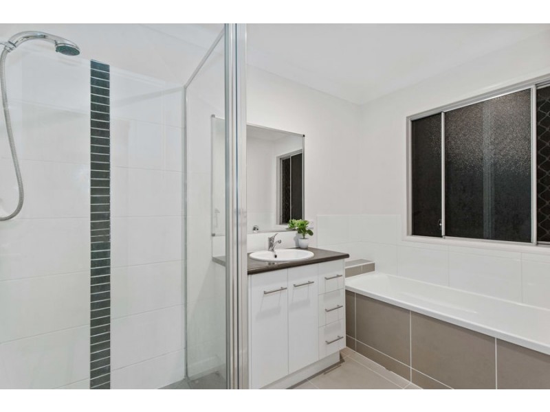 19 Daydream Circuit, Burdell QLD 4818