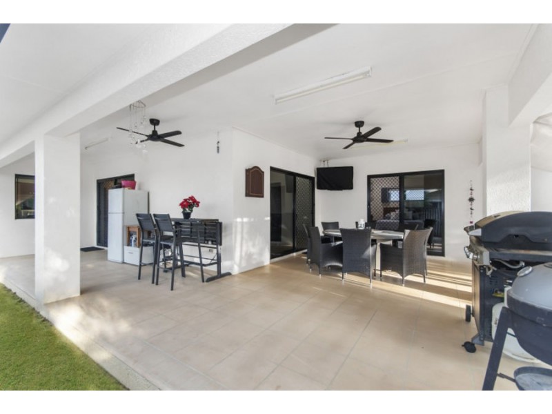 17 Woodwark Drive, Bushland Beach QLD 4818