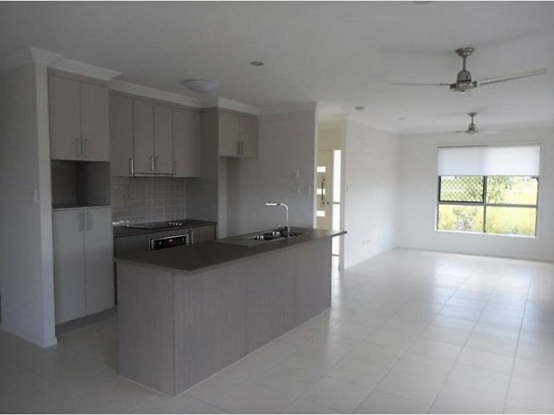 10 Filmoy Place, Bushland Beach QLD 4818