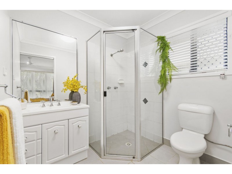 40 Woodwark Drive, Bushland Beach QLD 4818