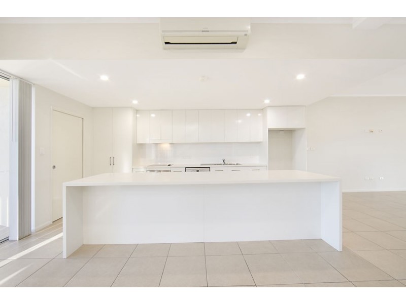 2/146 Eyre Street, North Ward QLD 4810