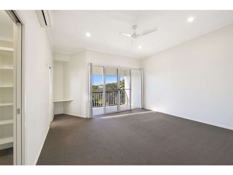2/146 Eyre Street, North Ward QLD 4810