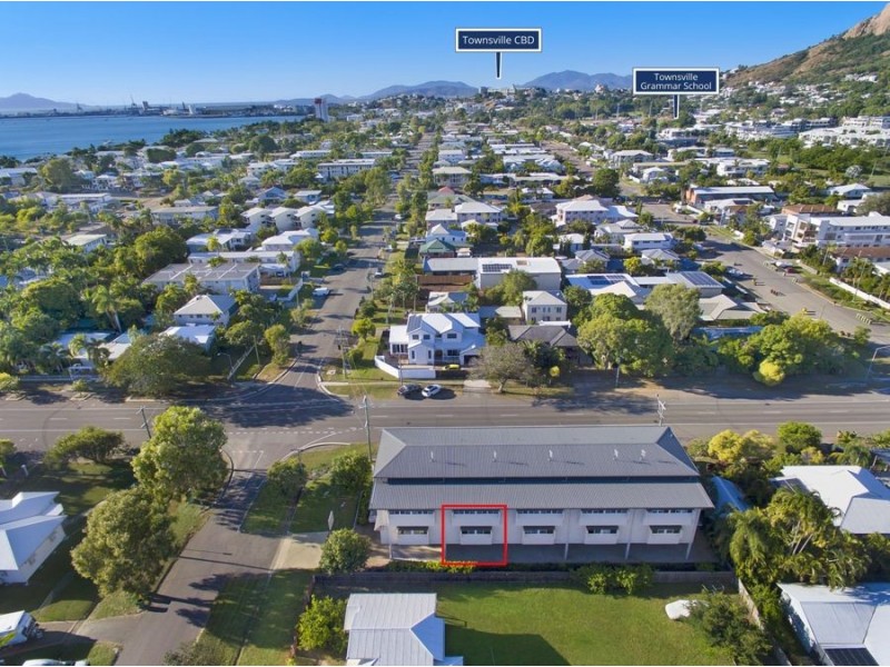 2/146 Eyre Street, North Ward QLD 4810