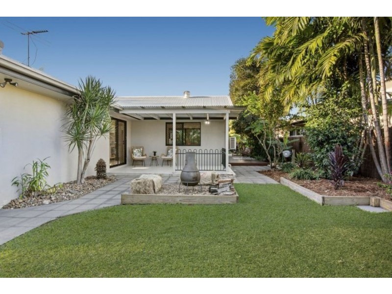 2 Wexford Crescent, Mount Low QLD 4818