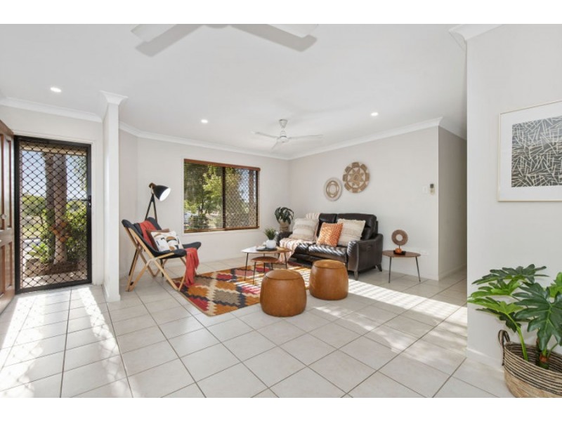 2 Wexford Crescent, Mount Low QLD 4818