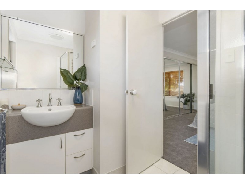 2 Wexford Crescent, Mount Low QLD 4818