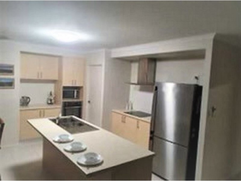 5 Stenhouse Street, Mount Low QLD 4818