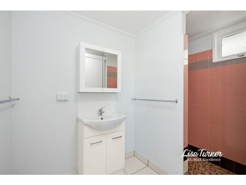 25 Ninth Avenue, Railway Estate QLD 4810