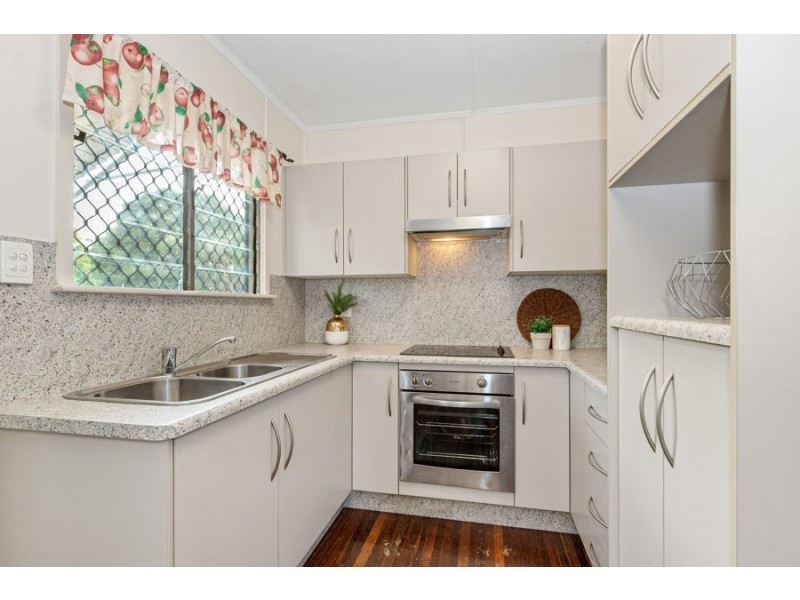 6 Tilanus Street, Heatley QLD 4814