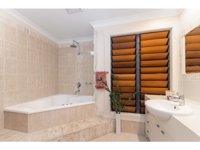 117 Cay Street, Saunders Beach QLD 4818