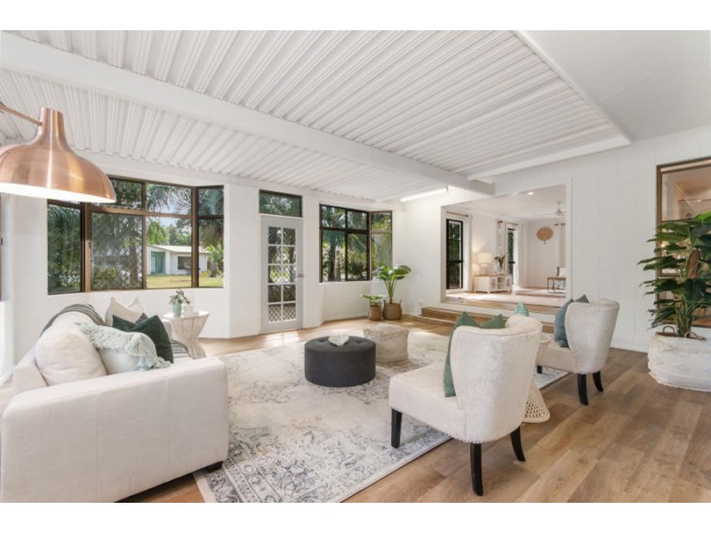 32 Manuka Court, Bushland Beach QLD 4818