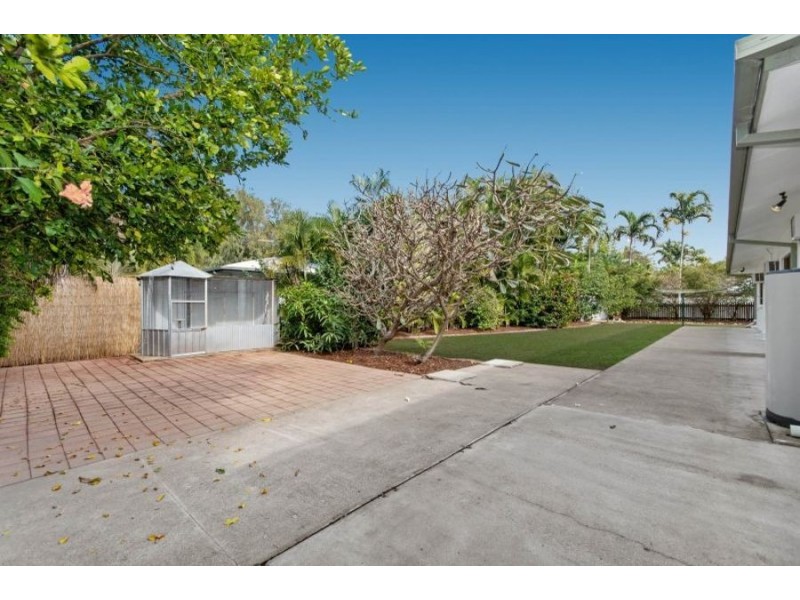 32 Manuka Court, Bushland Beach QLD 4818